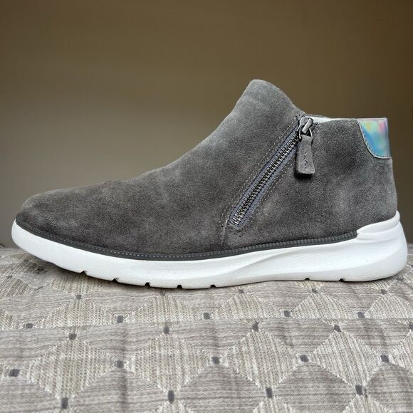Johnston & Murphy Emery Zip Gray Suede Bootie Women 8.5 M Athleisure Casual - Picture 1 of 14
